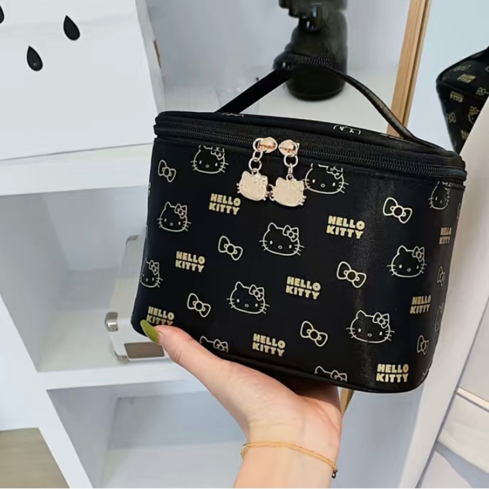 New Hello Kitty Makeup Cosmetic Case